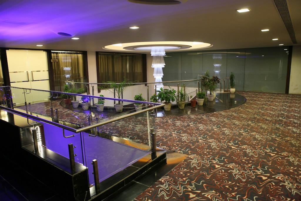 Krome - A - Boutique Hotel มีรัท ภายนอก รูปภาพ